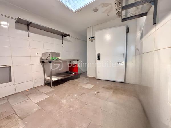 Local d activites de 110 m²