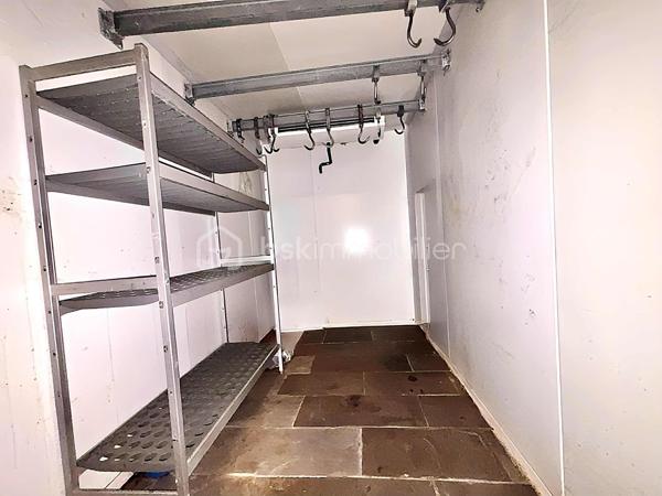 Local d activites de 110 m²