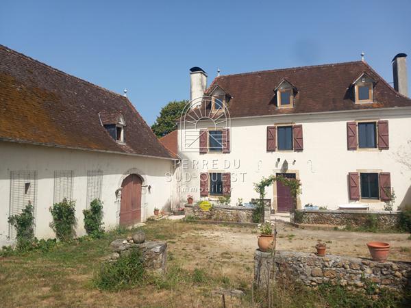Maison 9 pièce(s) 4 chambre(s) 252.62 m²