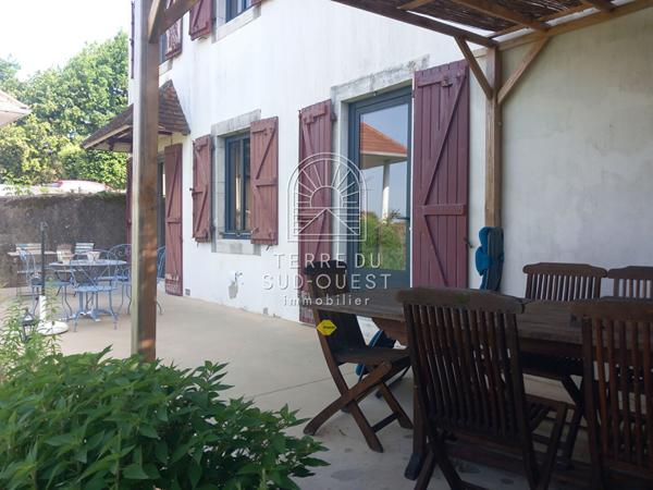 Maison 9 pièce(s) 4 chambre(s) 252.62 m²