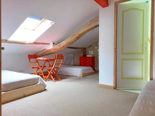 Maison à vendre 7 pièces MONTAUBAN (82) avec chambres d'hôtes, piscine, jardin et dépendance.