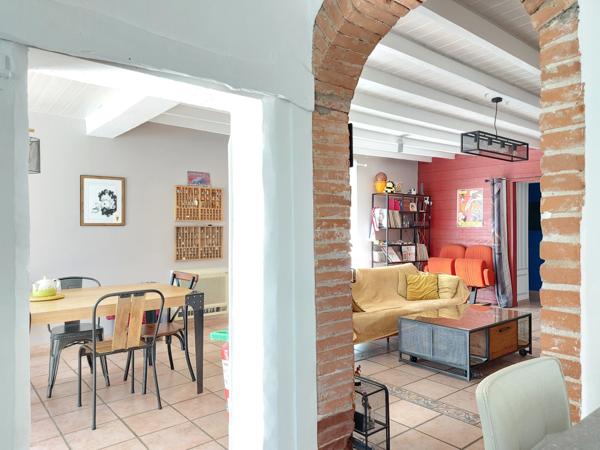 Maison à vendre 7 pièces MONTAUBAN (82) avec chambres d'hôtes, piscine, jardin et dépendance.