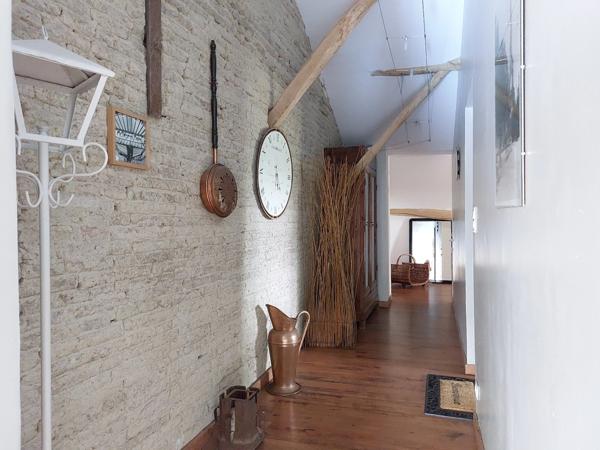 Maison à vendre 7 pièces MONTAUBAN (82) avec chambres d'hôtes, piscine, jardin et dépendance.