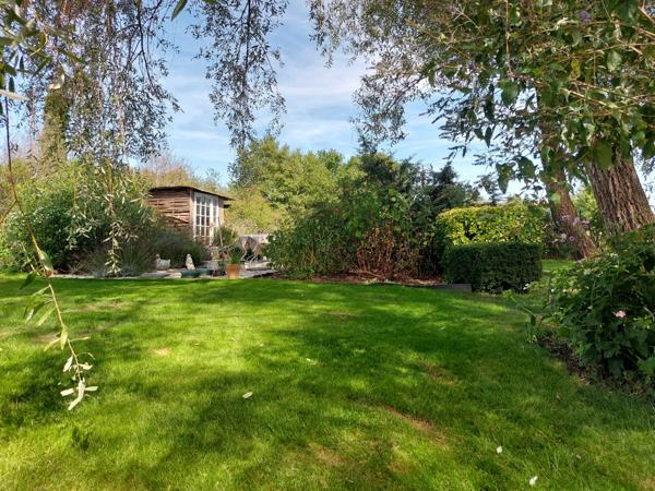 Maison à vendre 7 pièces MONTAUBAN (82) avec chambres d'hôtes, piscine, jardin et dépendance.