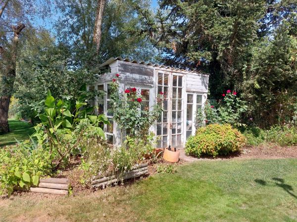 Maison à vendre 7 pièces MONTAUBAN (82) avec chambres d'hôtes, piscine, jardin et dépendance.