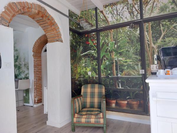 Maison à vendre 7 pièces MONTAUBAN (82) avec chambres d'hôtes, piscine, jardin et dépendance.