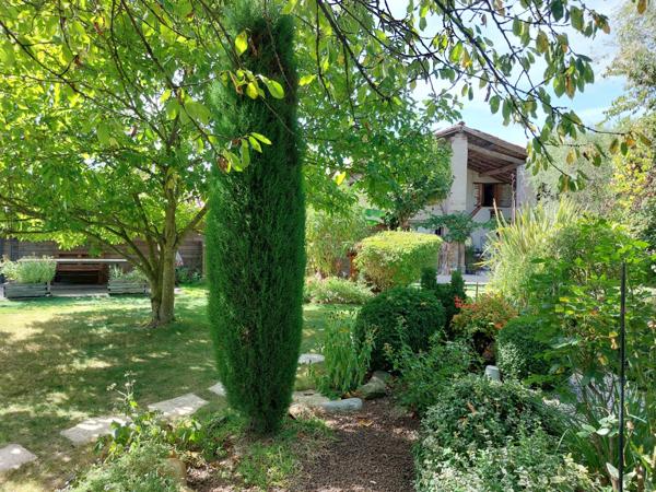 Maison à vendre 7 pièces MONTAUBAN (82) avec chambres d'hôtes, piscine, jardin et dépendance.