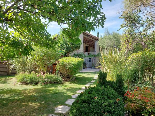 Maison à vendre 7 pièces MONTAUBAN (82) avec chambres d'hôtes, piscine, jardin et dépendance.