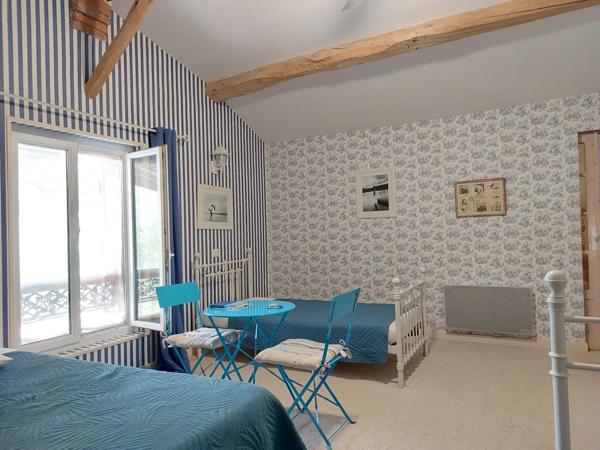 Maison à vendre 7 pièces MONTAUBAN (82) avec chambres d'hôtes, piscine, jardin et dépendance.