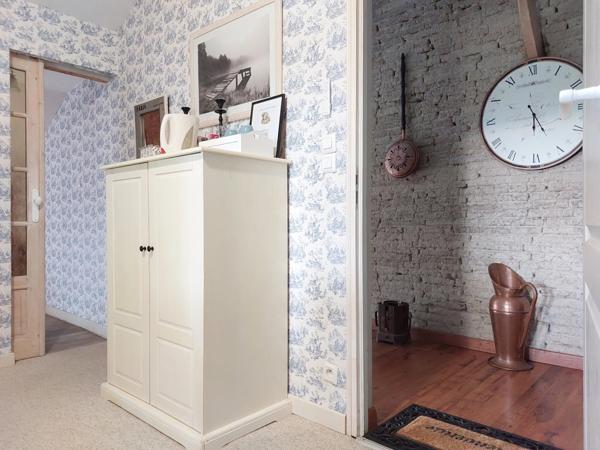 Maison à vendre 7 pièces MONTAUBAN (82) avec chambres d'hôtes, piscine, jardin et dépendance.