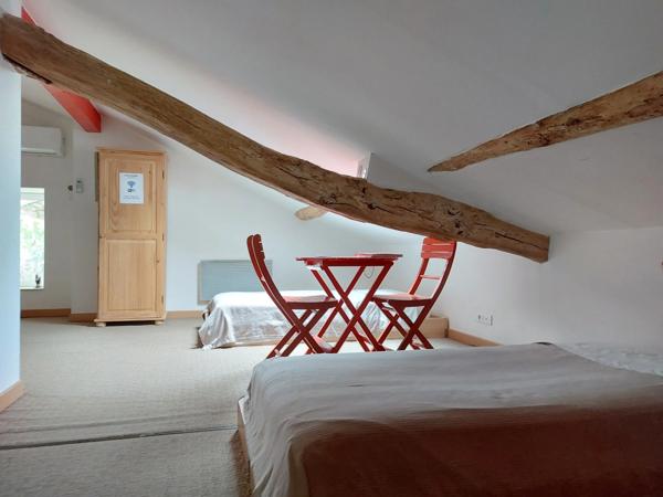 Maison à vendre 7 pièces MONTAUBAN (82) avec chambres d'hôtes, piscine, jardin et dépendance.