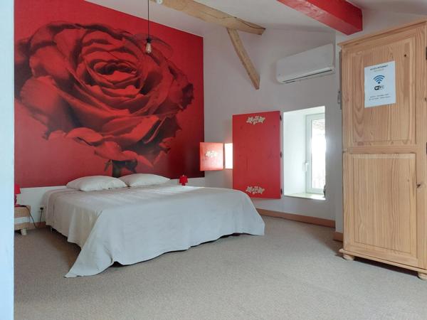 Maison à vendre 7 pièces MONTAUBAN (82) avec chambres d'hôtes, piscine, jardin et dépendance.