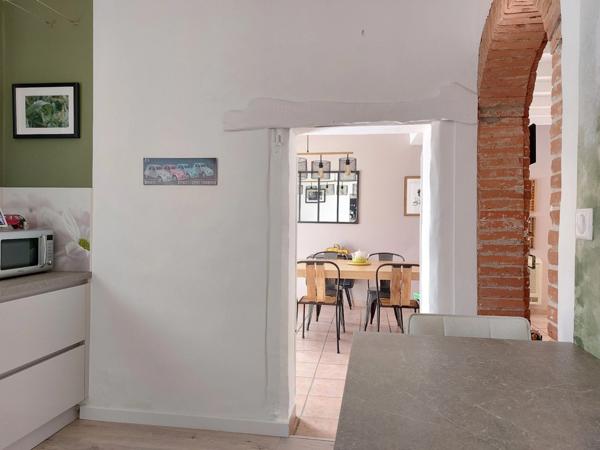 Maison à vendre 7 pièces MONTAUBAN (82) avec chambres d'hôtes, piscine, jardin et dépendance.