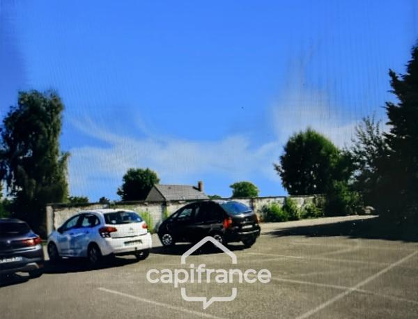 Local industriel et bureau à vendre FRESSENNEVILLE (80)