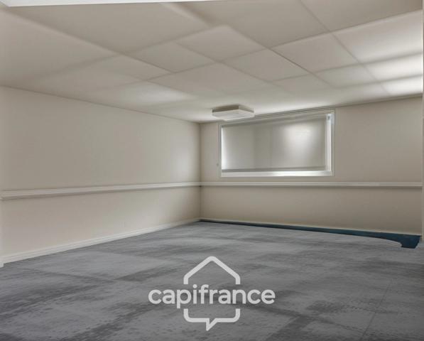 Local industriel et bureau à vendre FRESSENNEVILLE (80)