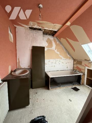 AIRAINES - EXCLUSIVITE - MAISON DE VILLAGE - 5 CHAMBRES - JARDIN - CAVE