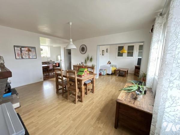 AIRAINES - EXCLUSIVITE - MAISON DE VILLAGE - 5 CHAMBRES - JARDIN - CAVE