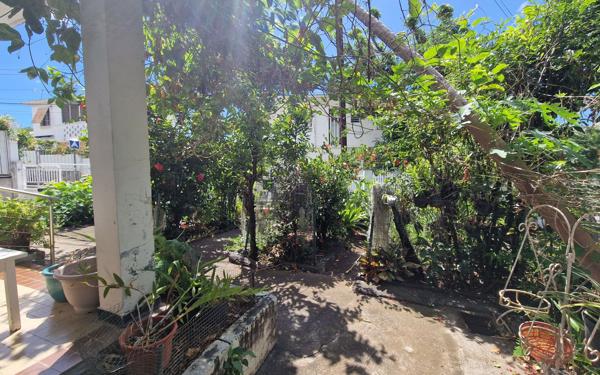 Maison à vendre    6 pièces • 92,50 m2 Saint-Denis