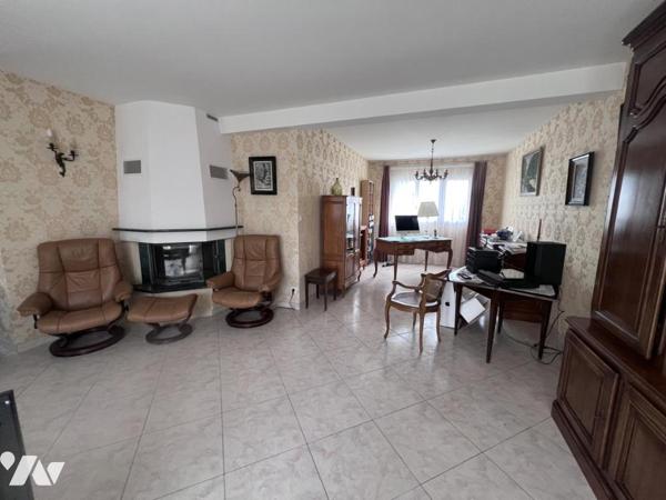 Maison récente proche bourg