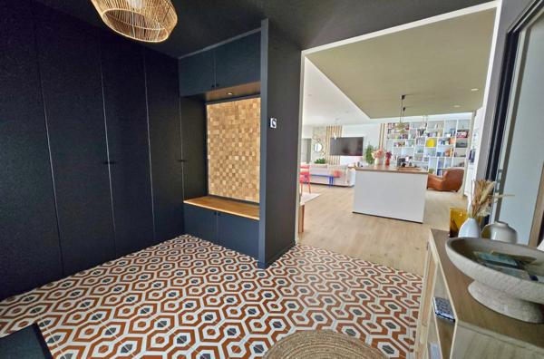 Maison haut standing 4 ch + studio