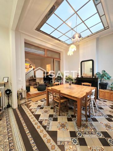 maison avec cachet, 4 chambres,grand jardin,proche métro et tram