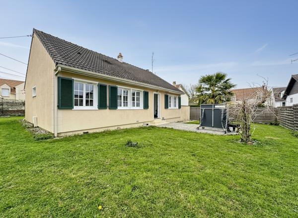 EXCLUSIVITÉ ERA ? Chaumontel, village très recherché, superbe maison indépendante de plain-pied en parfait état sur 604 m² de terrain.