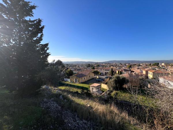 Sublime vue pour ce terrain à bâtir de 1004 m2 libre de constructeur