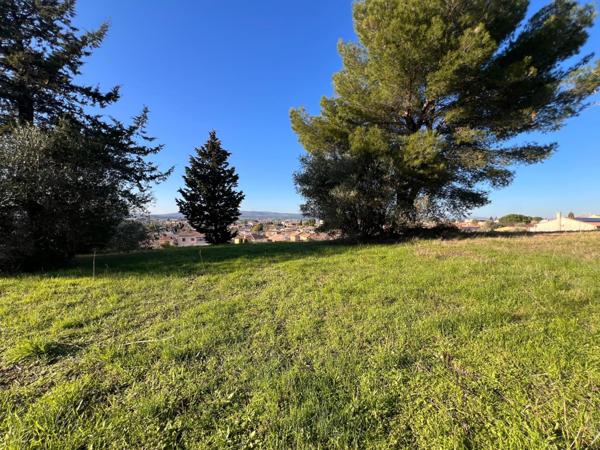 Sublime vue pour ce terrain à bâtir de 1004 m2 libre de constructeur