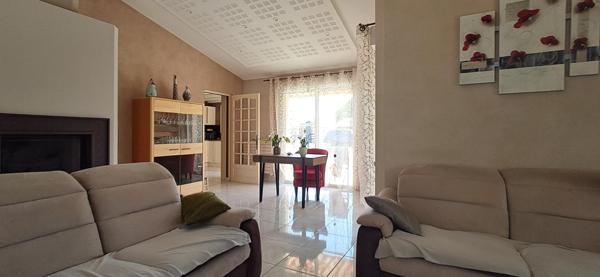 Maison familiale avec piscine et sous-sol total