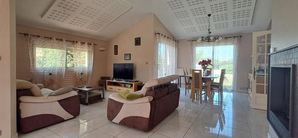 Maison familiale avec piscine et sous-sol total