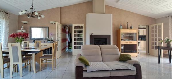 Maison familiale avec piscine et sous-sol total