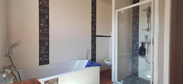 Maison familiale avec piscine et sous-sol total