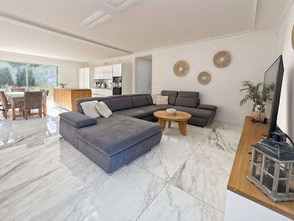 Maison à Vendre à Allauch - 5 pièces avec Piscine