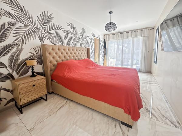 Maison à Vendre à Allauch - 5 pièces avec Piscine