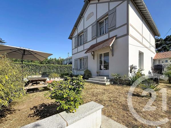 Maison à vendre  5 pièces - 150 m 2   LA BAULE  - 44