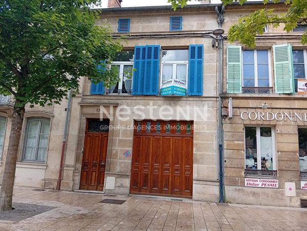 BAR-LE-DUC Boulevard de la Rochelle maison de ville de 8 pièces, 160 m² avec garage  et extérieur.
