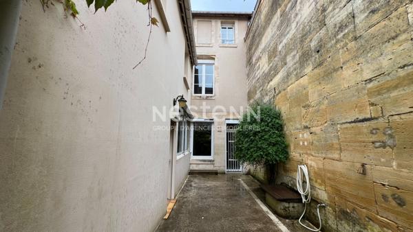 BAR-LE-DUC Boulevard de la Rochelle maison de ville de 8 pièces, 160 m² avec garage  et extérieur.