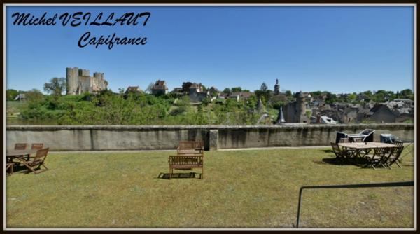 Résidence à vendre 21 pièces BOURBON L'ARCHAMBAULT (03), 8 appartements, Site cure thermale