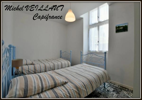 Résidence à vendre 21 pièces BOURBON L'ARCHAMBAULT (03), 8 appartements, Site cure thermale