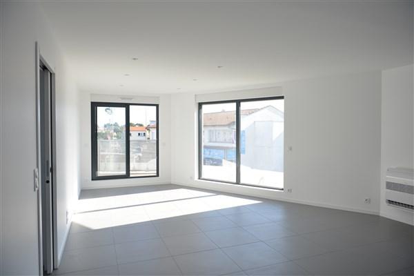 ARCHITECTURE CONTEMPORAINE- APPARTEMENT EN LOCATION MEUBLÉE AVEC TERRASSE - Pessac