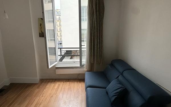 Appartement à vendre    1 pièce • 14,89 m2 Paris 18