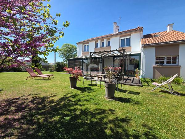Maison La Chevroliere 6 pièce(s) 169.69 m2