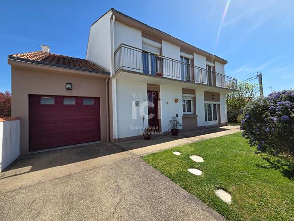 Maison La Chevroliere 6 pièce(s) 169.69 m2