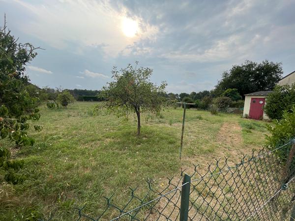 Maison de plain-pied à Brain-sur-Allonnes - 4 chambres, 103 m²