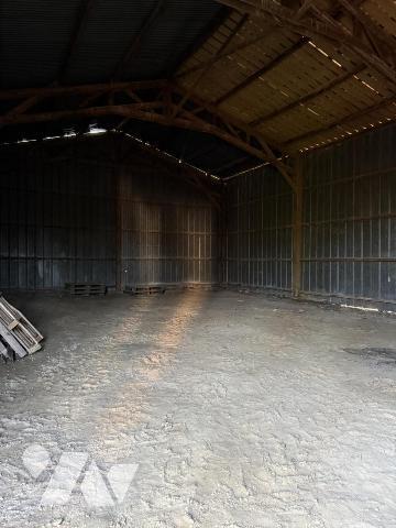 NIEUL LE DOLENT Hangar de 261m²