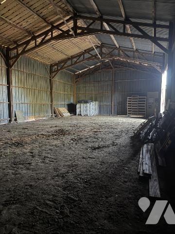 NIEUL LE DOLENT Hangar de 261m²