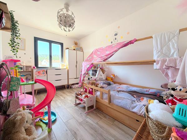 A VENDRE EN EXCLUSIVITE 13610 LE PUY SAINTE REPARADE MAISON RECENTE 4 PIECES D'ENVIRON 97M² AVEC JARDIN, PISCINE ET GARAGE