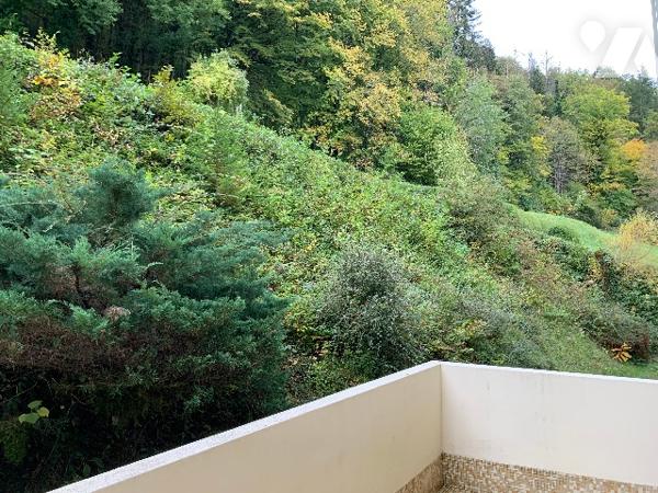 Au premier étage d'une copropriété sécurisée, ce bel appartement vous attend.