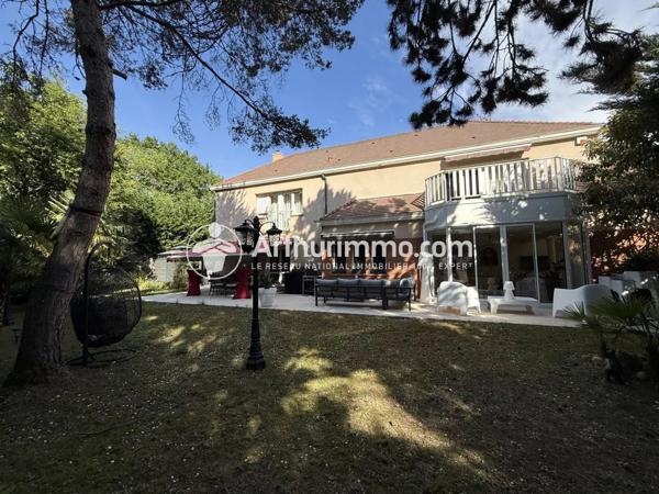 Vente Maison 9 pièces 282 m2 à Étiolles