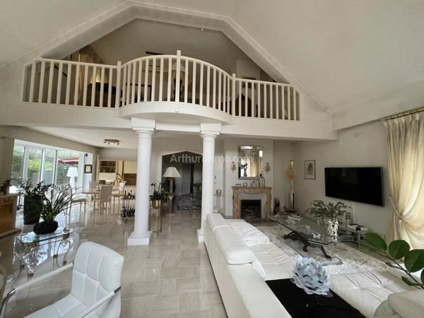 Vente Maison 9 pièces 282 m2 à Étiolles